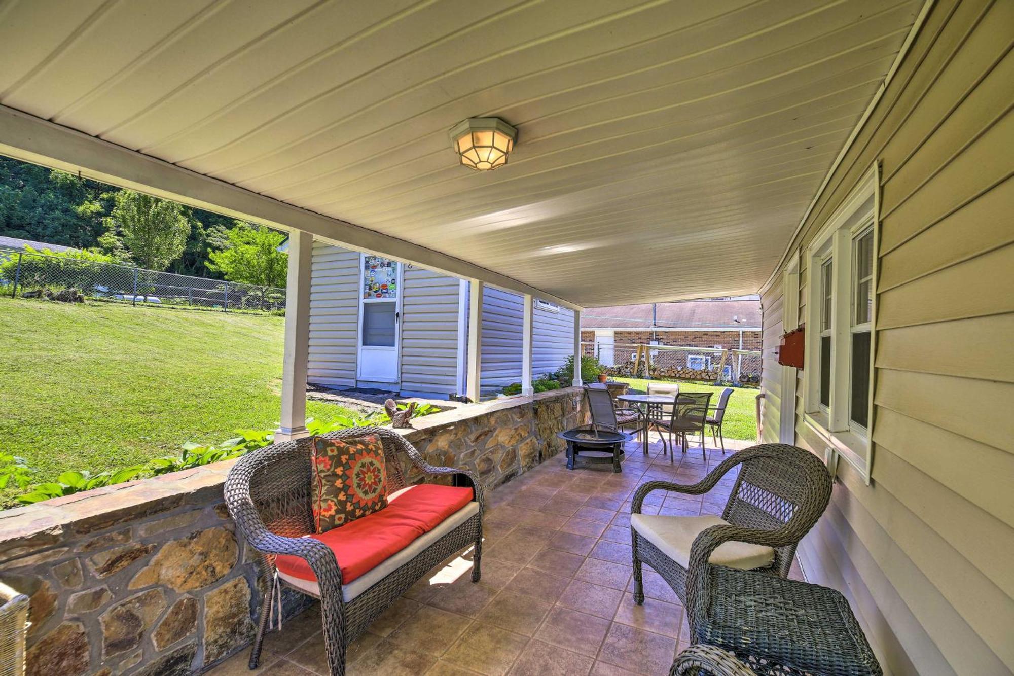 Cozy Damascus Cottage With Porch And Trail Access! Exterior foto